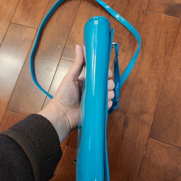 Tory Burch logo perforated patent bad in teal - Picture 6 of 16